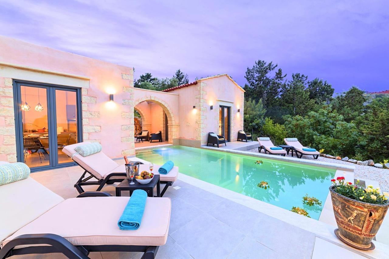 Villa Vardis Heated Pool Vryses Eksteriør bilde